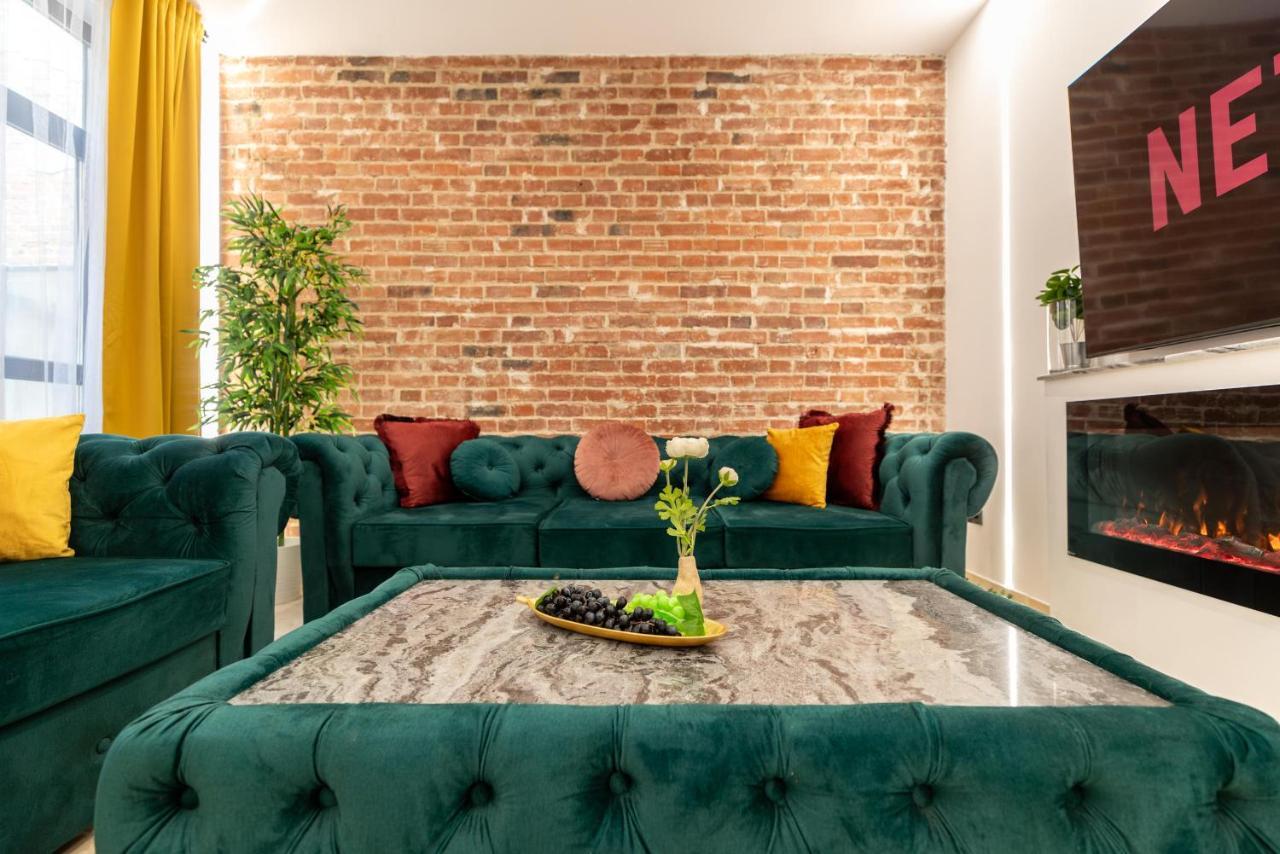 Luxury Living: Smart 2Br Apartment At Unirii Square Bukarest Exterior foto
