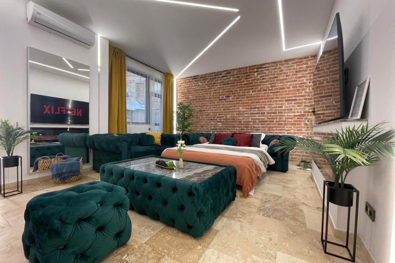 Luxury Living: Smart 2Br Apartment At Unirii Square Bukarest Exterior foto