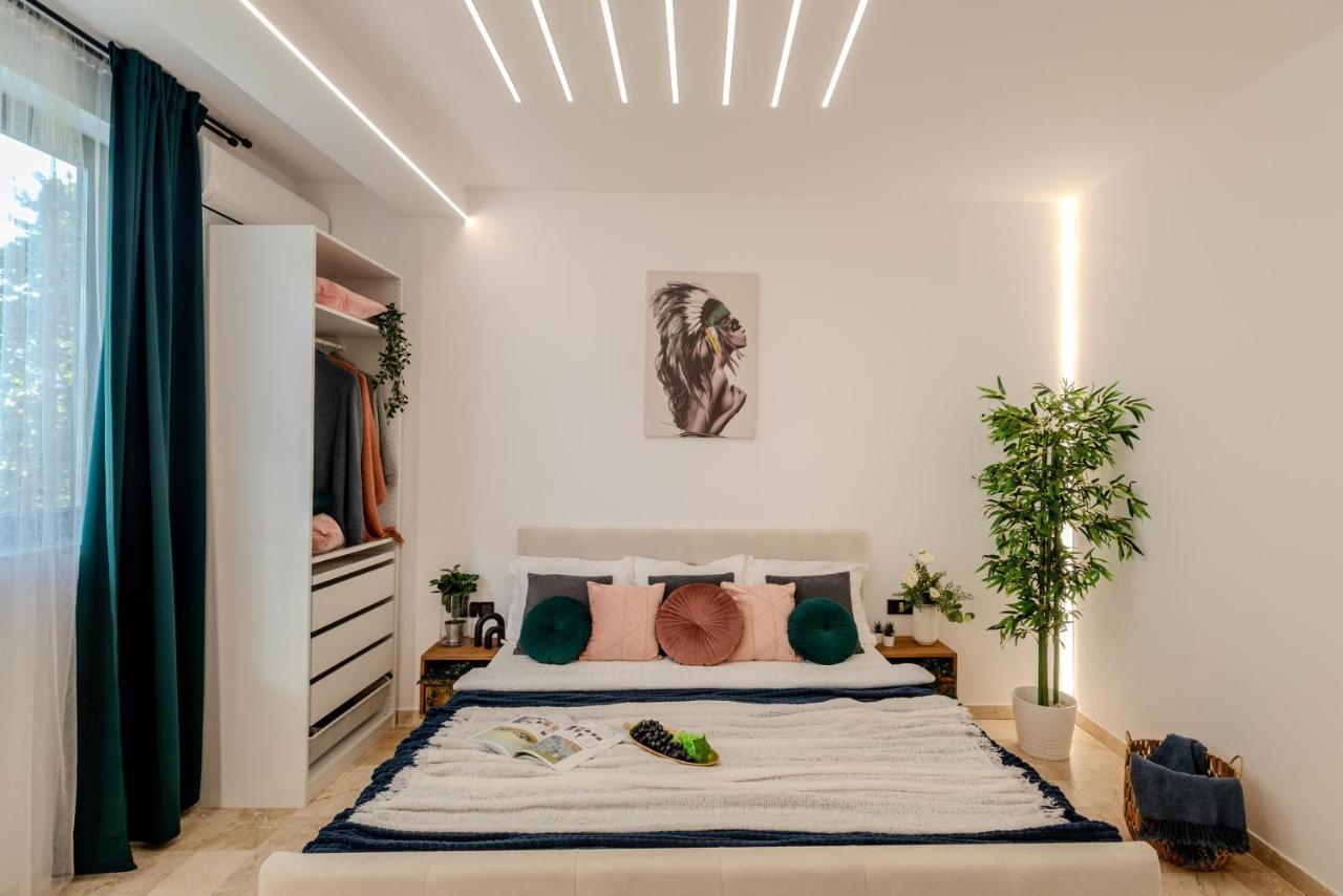Luxury Living: Smart 2Br Apartment At Unirii Square Bukarest Exterior foto