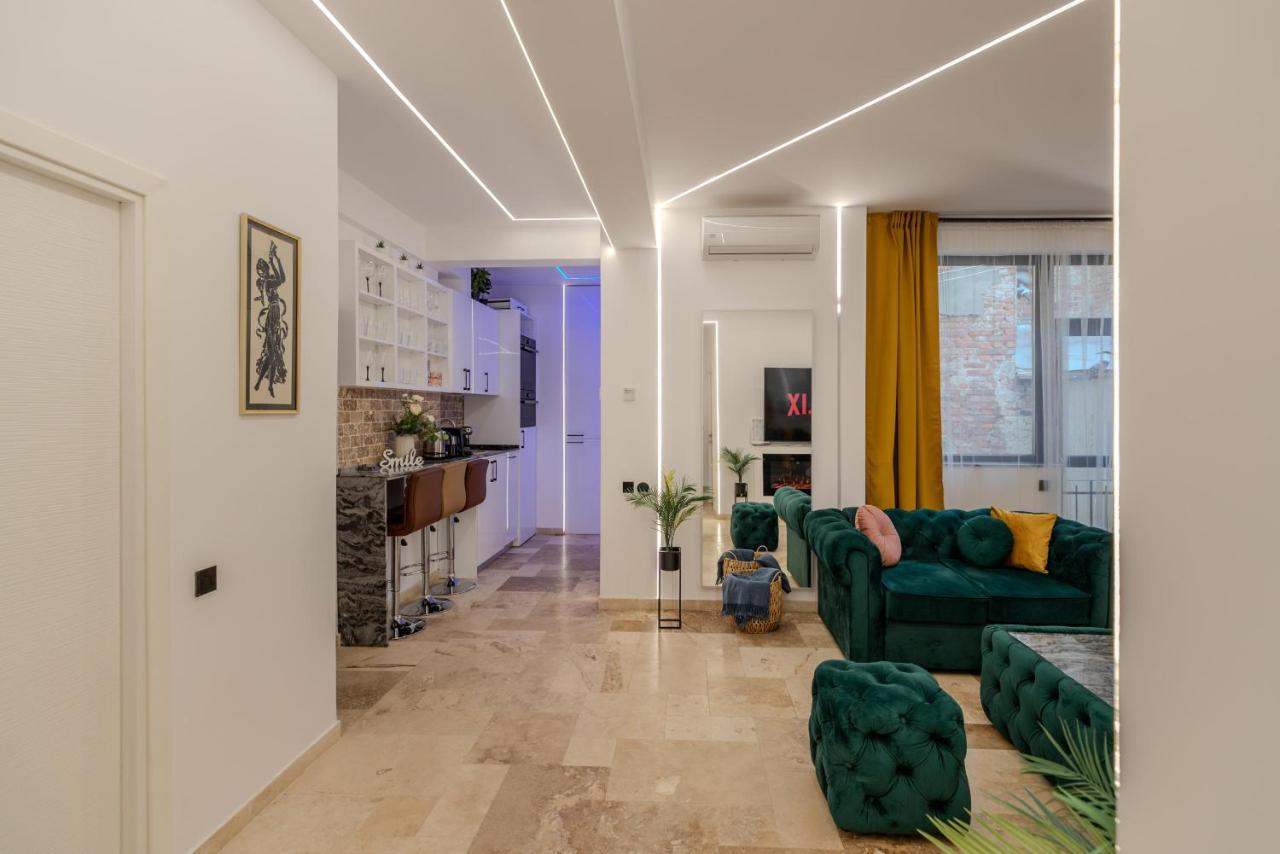 Luxury Living: Smart 2Br Apartment At Unirii Square Bukarest Exterior foto