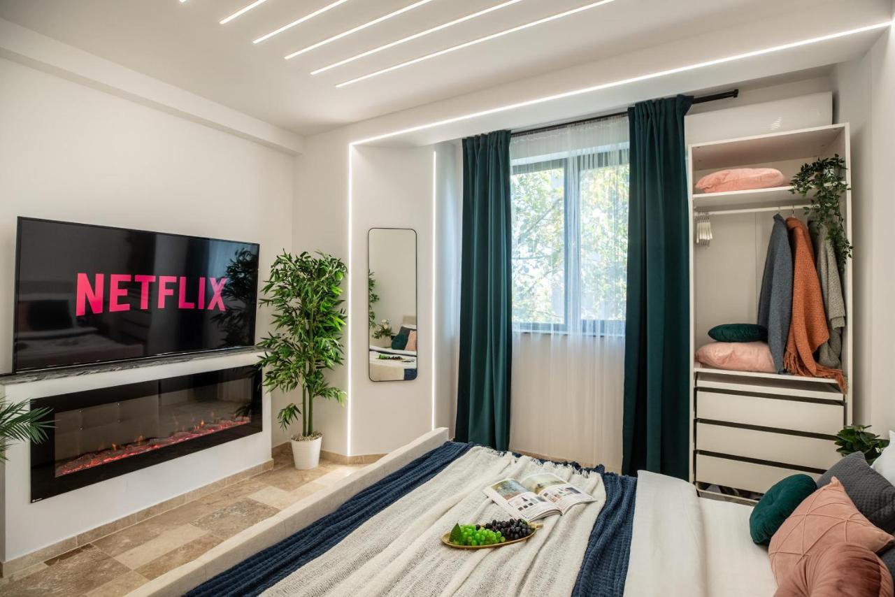 Luxury Living: Smart 2Br Apartment At Unirii Square Bukarest Exterior foto